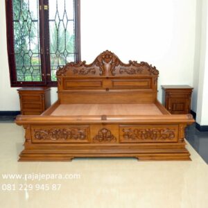 Tempat tidur kayu jati ukiran Jepara model desain gambar set kamar mewah klasik ukir mawar dan kerang peluru ukuran terbaru harga murah