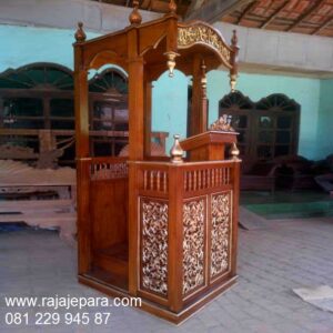 Mimbar masjid Bandung kayu jati motif gambar ukir-ukiran Jepara model desain podium khutbah minimalis modern dan sederhana harga murah