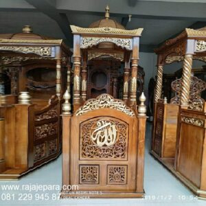 Mimbar-Masjid-Kaligrafi
