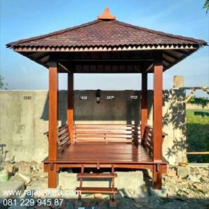 Model gazebo minimalis sederhana untuk taman dan kebun desain saung rumah dari kayu jati Jepara atap sirap kayu ulin ukuran 2x2 harga murah