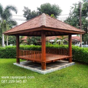 Model gazebo taman minimalis dan sederhana kayu kelapa dan jati atap sirap contoh desain saung kecil kolam belakang rumah tertutup harga murah