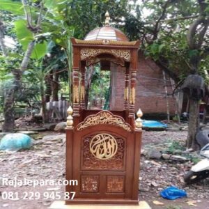 Jual mimbar masjid di Surabaya model desain podium khutbah kubah kayu jati minimalis mewah klasik kaligrafi Allah dan Muhammad harga murah