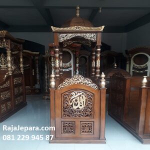 Mimbar masjid jati Jepara harga murah model desain gambar podium khutbah sholat Jumat kubah kayu ukir-ukiran kaligrafi Allah dan Muhammad