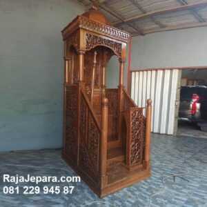 Mimbar masjid Madinah kubah kayu jati ukir Jepara model desain podium tingkat sholat Jumat sesuai sunnah Nabawi kaligrafi arab harga murah