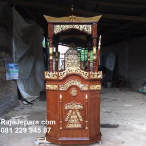 Model mimbar masjid sederhana Jepara desain gambar podium sholat Jumat kubah sesuai sunnah kayu jati ukir dengan tongkat Nabawi harga murah