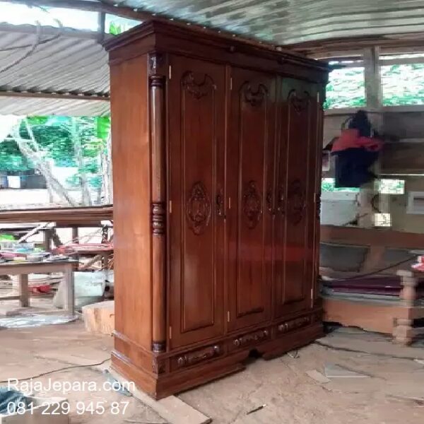 Harga lemari pakaian kayu jati Jepara murah model almari baju 3 pintu laci desain minimalis mewah klasik ukir-ukiran peluru mawar ukuran terbaru